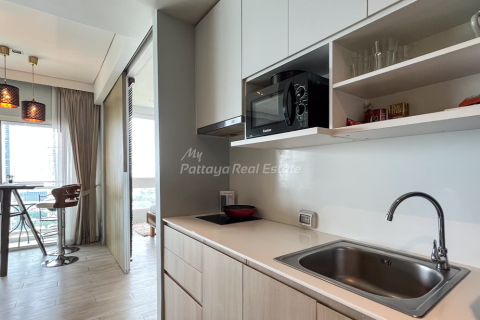 Condo in Pattaya, Thailand, 2 bedrooms № 146550 - photo 1