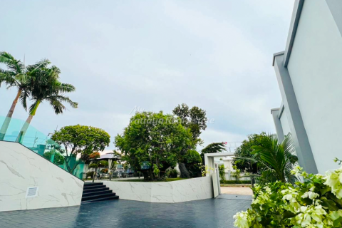 House in Bang Lamung, Thailand 10 bedrooms № 146548 - photo 2