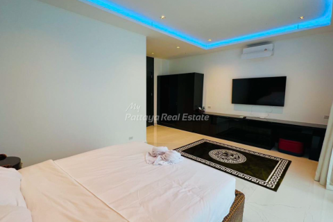 House in Bang Lamung, Thailand 10 bedrooms № 146548 - photo 10