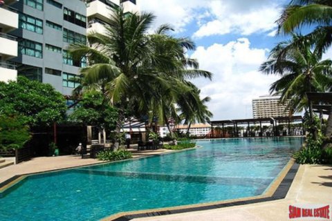 Apartment in Bangkok, Thailand 2 bedrooms № 193810