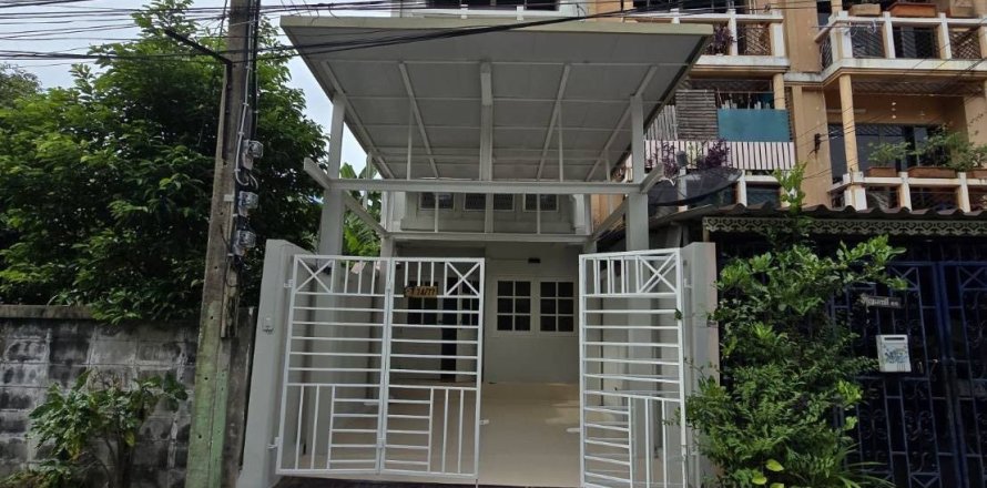 Townhouse à Bang Khen, Bangkok, Thaïlande 4 chambres № 147154