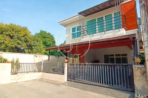 House in Bang Kruai, Thailand 3 bedrooms № 156955 - photo 2