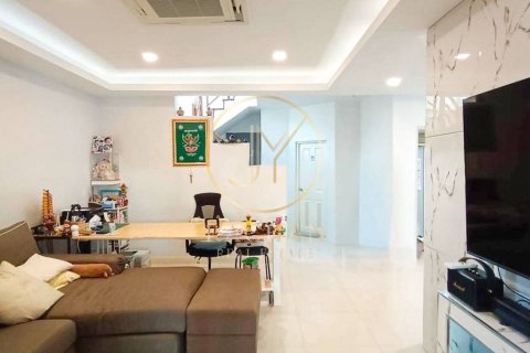 House in Bang Kruai, Thailand 3 bedrooms № 156955 - photo 8