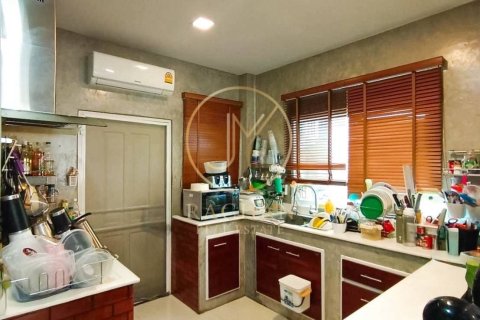 House in Bang Kruai, Thailand 3 bedrooms № 156955 - photo 11