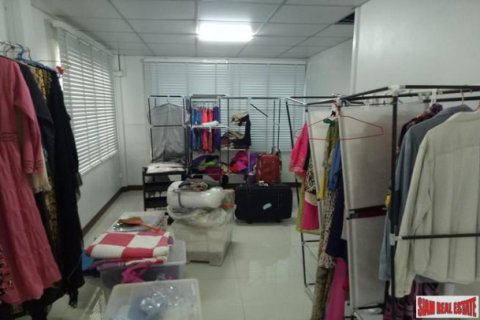 House in Bangkok, Thailand 5 bedrooms № 193758 - photo 4