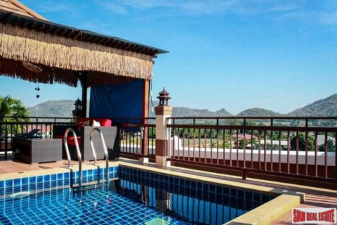 Villa in Hua Hin, Thailand 4 bedrooms № 193757 - photo 1
