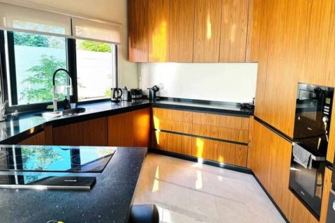 Villa in Chalong, Thailand 4 bedrooms № 162437 - photo 5