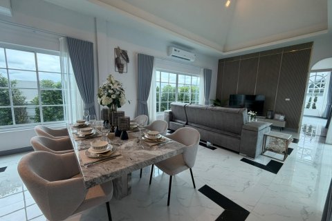 Villa in Cha-am, Thailand 4 bedrooms № 233977 - photo 23