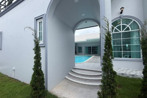 Villa in Cha-am, Thailand 4 bedrooms № 233977 - photo 5