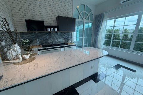 Villa in Cha-am, Thailand 4 bedrooms № 233977 - photo 17