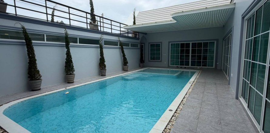 Villa in Cha-am, Thailand 4 bedrooms № 233977