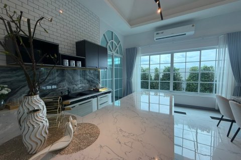 Villa in Cha-am, Thailand 4 bedrooms № 233977 - photo 6