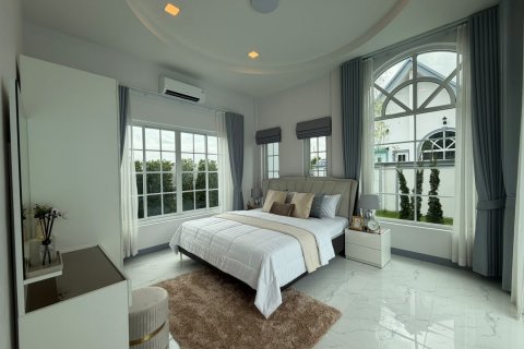 Villa in Cha-am, Thailand 4 bedrooms № 233977 - photo 20