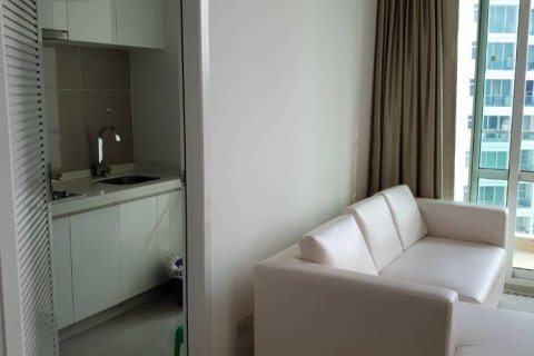 Condo in Huai Khwang, Bangkok, Thailand, 2 bedrooms  № 153632 - photo 2