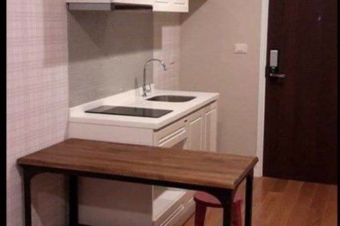 Студия в кондо в Клонг Тоэй, Бангкок, Таиланд № 153634 - фото 3