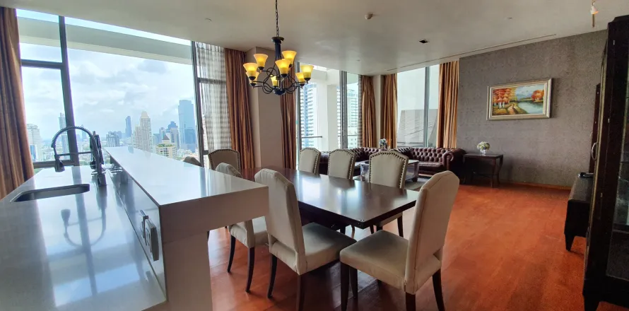 Кондоминиум с 3 спальнями в Сатхоне, Бангкок, Таиланд № 153630