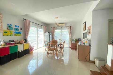 House in Pattaya, Thailand 3 bedrooms № 153633 - photo 3