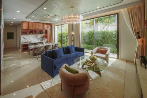 House in Bangkok, Thailand 4 bedrooms № 151058 - photo 2