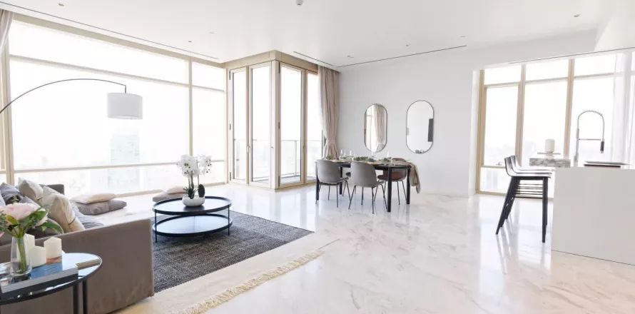 Кондоминиум с 3 спальнями в Сатхоне, Бангкок, Таиланд № 134411