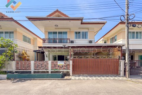 House in Pathum Thani, Thailand 3 bedrooms № 164390 - photo 1