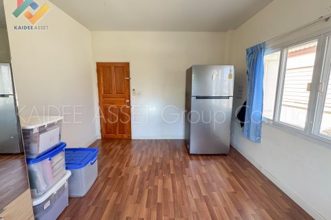 House in Pathum Thani, Thailand 3 bedrooms № 164390 - photo 11