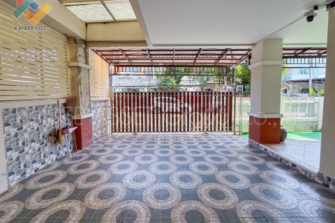 House in Pathum Thani, Thailand 3 bedrooms № 164390 - photo 4