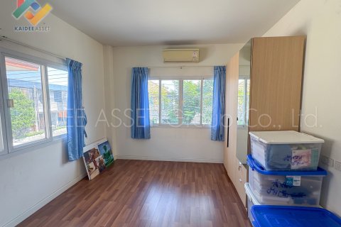 House in Pathum Thani, Thailand 3 bedrooms № 164390 - photo 10