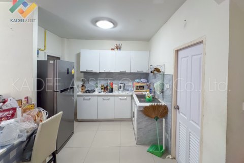 House in Pathum Thani, Thailand 3 bedrooms № 164390 - photo 7