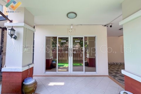 House in Pathum Thani, Thailand 3 bedrooms № 164390 - photo 6