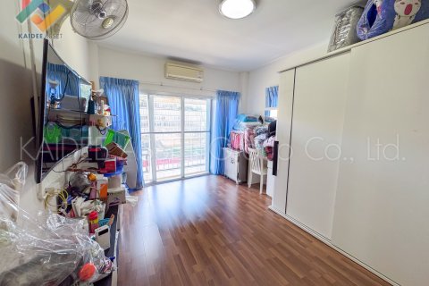 House in Pathum Thani, Thailand 3 bedrooms № 164390 - photo 9