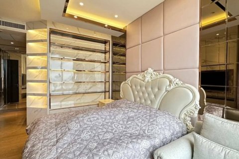 Condo à Khlong San, Bangkok, Thaïlande, 2 chambres  № 164393 - photo 4