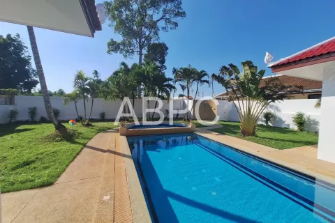 House in Pattaya, Thailand 3 bedrooms № 210450 - photo 4