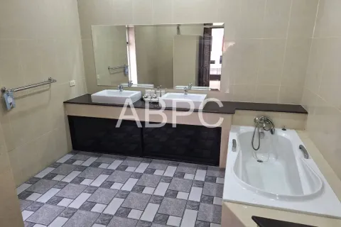 House in Pattaya, Thailand 3 bedrooms № 210450 - photo 6