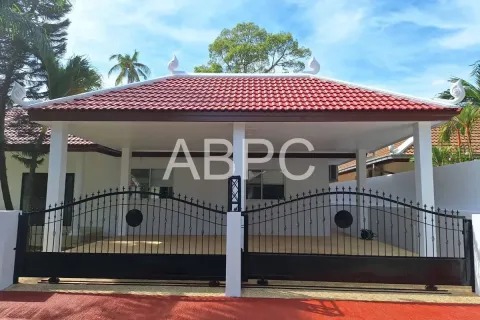 House in Pattaya, Thailand 3 bedrooms № 210450 - photo 10