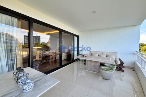 Condo in Pattaya, Thailand, 2 bedrooms  № 210125 - photo 18