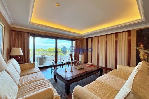 Condo in Pattaya, Thailand, 2 bedrooms  № 210125 - photo 9