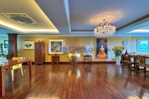 Condo in Pattaya, Thailand, 2 bedrooms  № 210125 - photo 12
