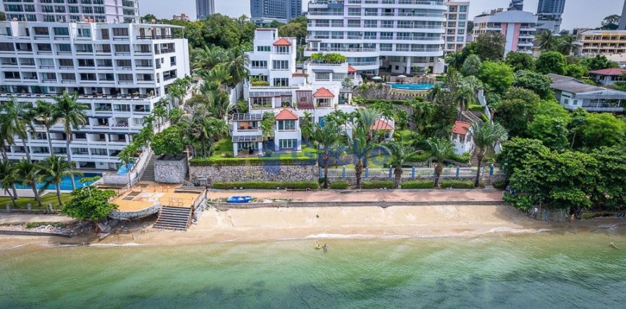 Condo in Pattaya, Thailand, 3 bedrooms  № 210124
