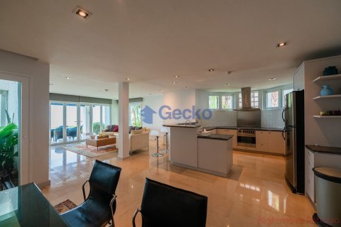 Condo in Pattaya, Thailand, 3 bedrooms  № 210124 - photo 9