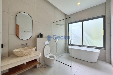 House in Pattaya, Thailand 4 bedrooms № 210121 - photo 27
