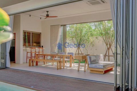 House in Pattaya, Thailand 4 bedrooms № 210121 - photo 4
