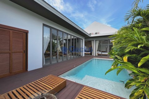 House in Pattaya, Thailand 4 bedrooms № 210121 - photo 15