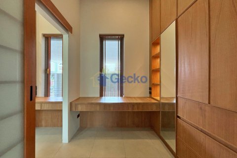 House in Pattaya, Thailand 4 bedrooms № 210121 - photo 29