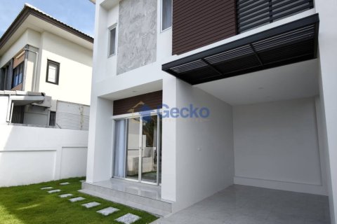 House in Pattaya, Thailand 3 bedrooms № 210123