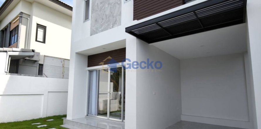 House in Pattaya, Thailand 3 bedrooms № 210123