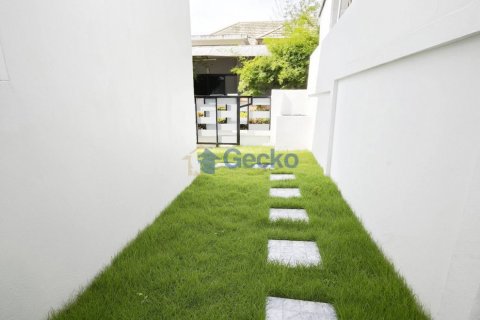 House in Pattaya, Thailand 3 bedrooms № 210123 - photo 14