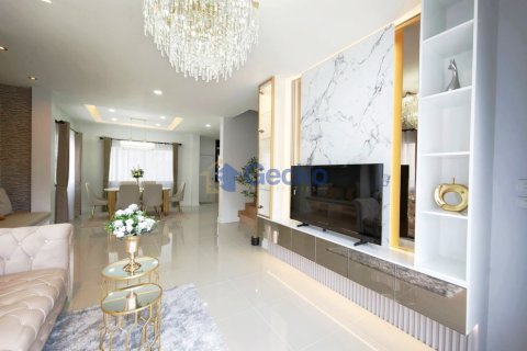House in Pattaya, Thailand 3 bedrooms № 210123 - photo 5