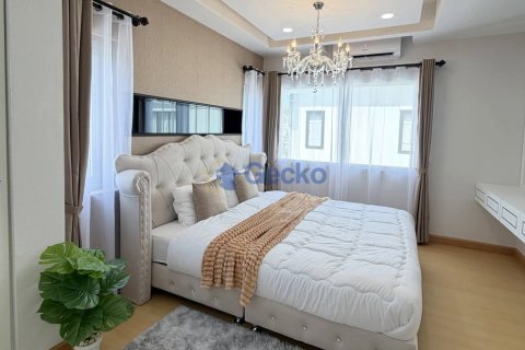 House in Pattaya, Thailand 3 bedrooms № 210123 - photo 23