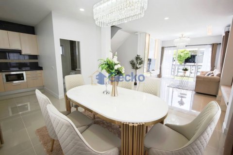 House in Pattaya, Thailand 3 bedrooms № 210123 - photo 9