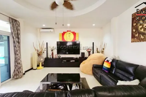 Casa de 3 dormitorios en Jomtien Beach, Pattaya, Tailandia № 212468 - foto 5